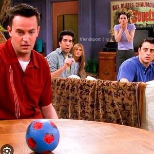 FRIENDS TV Show 90s Nostalgia THE ONE WITH THE BALL Game Chandler Rachel Joey